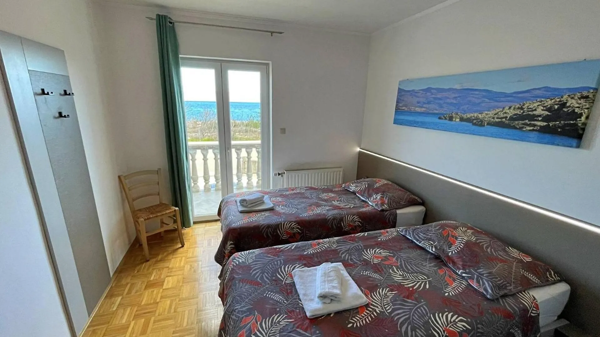 Apartments Neptun Silo  3*, Silo (Krk) Croatia