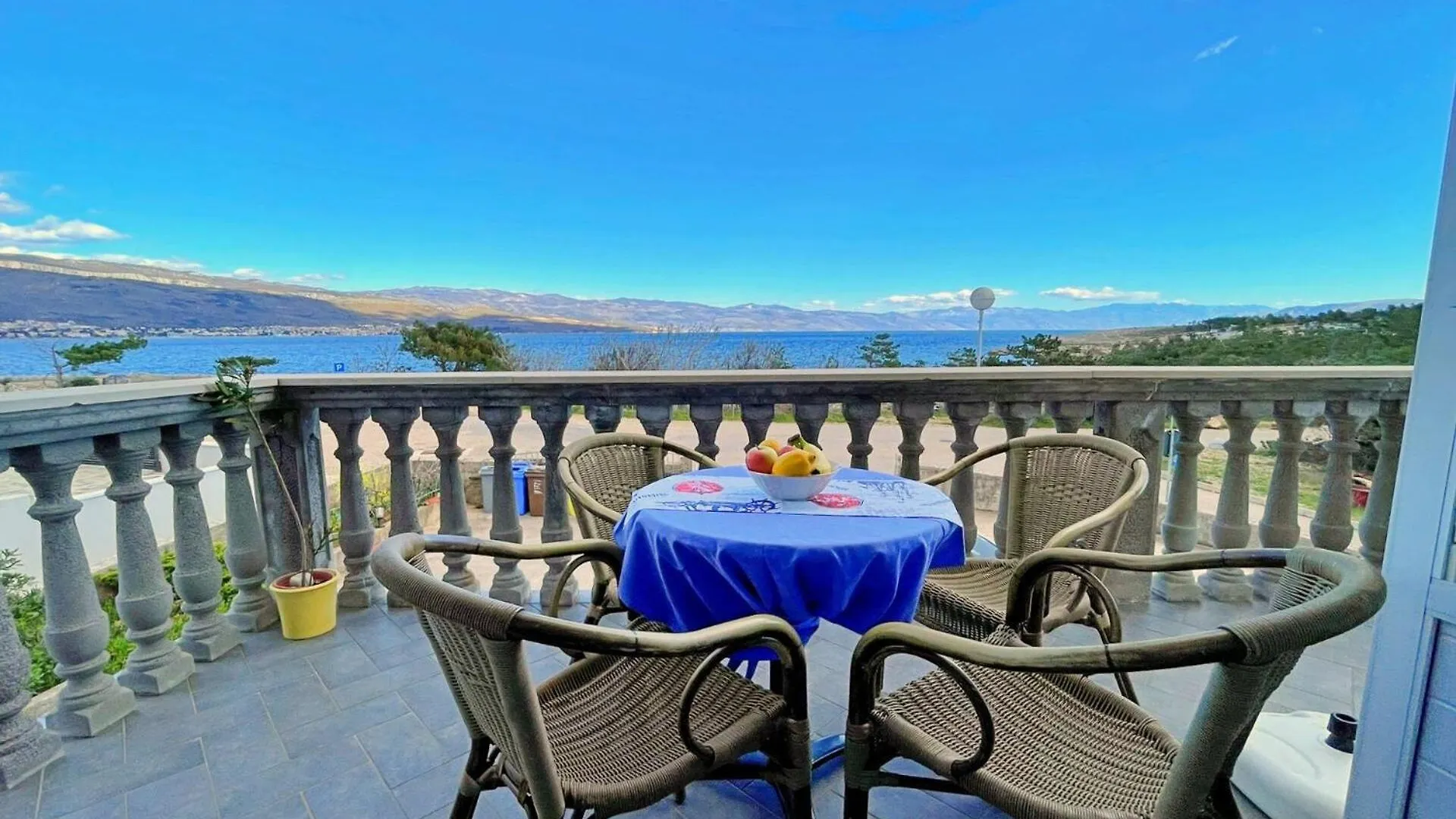 Apartments Neptun Silo  3*, Silo (Krk) Croatia