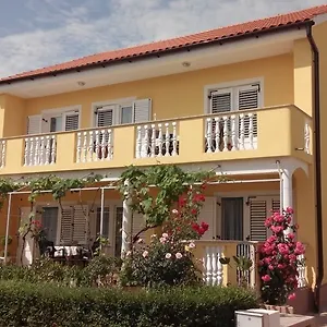 Apartment And Room Hudoletnjak Appartamento