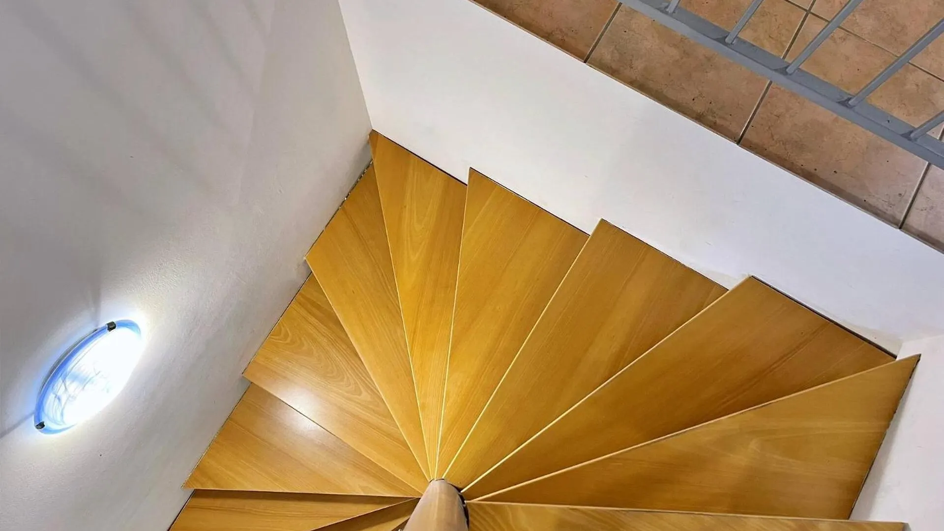 Apartments Neptun シロ ゲストハウス