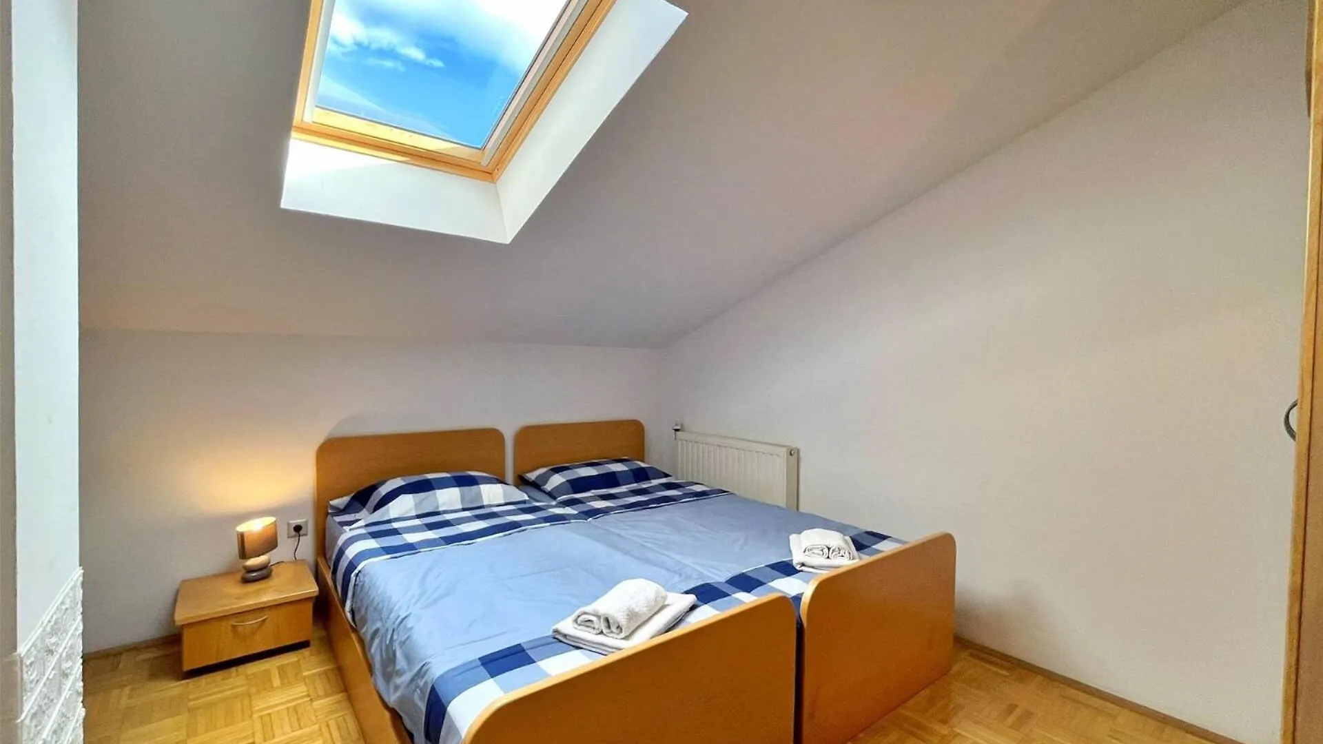 ゲストハウス Apartments Neptun シロ