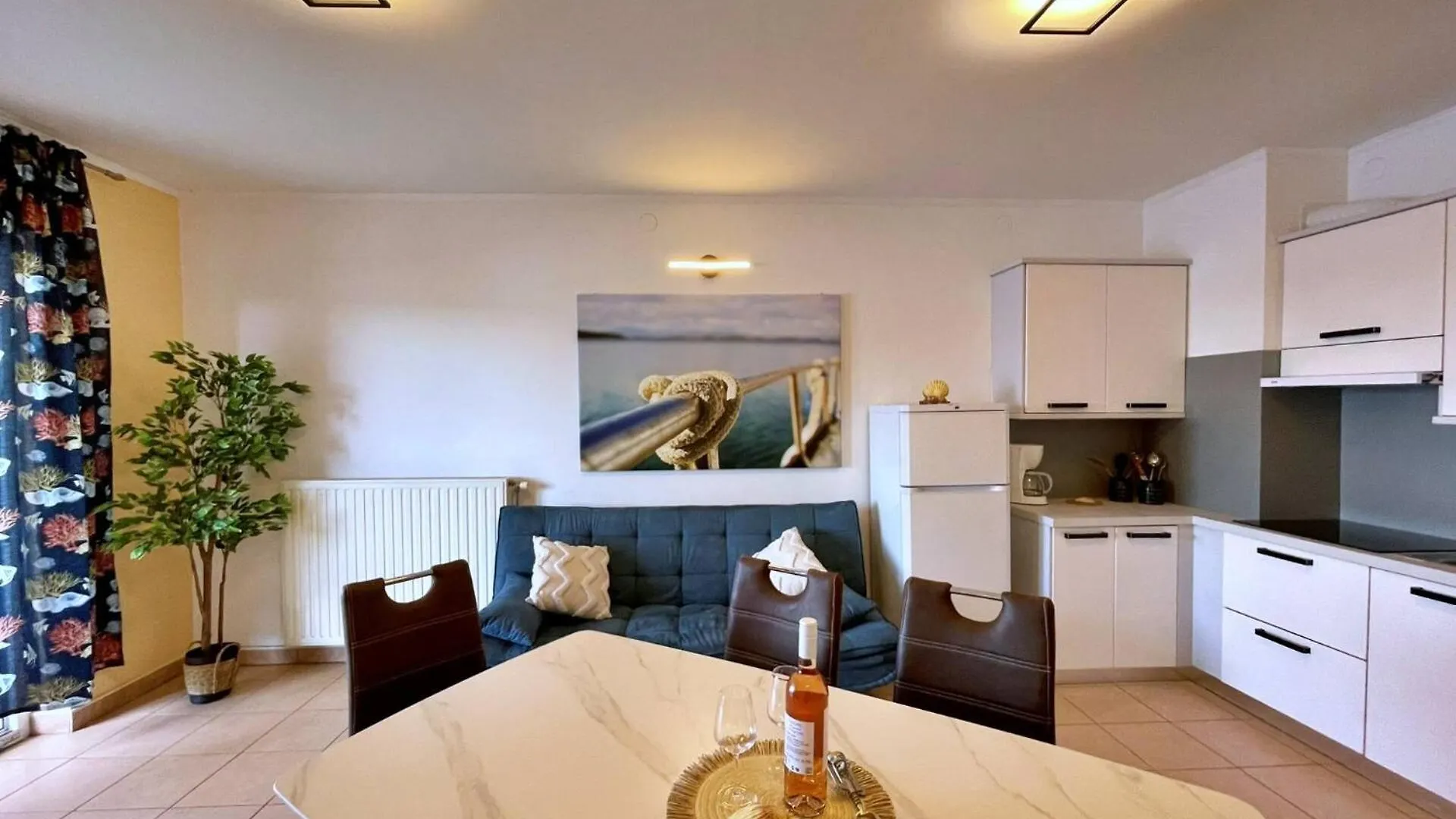 Apartments Neptun シロ ゲストハウス